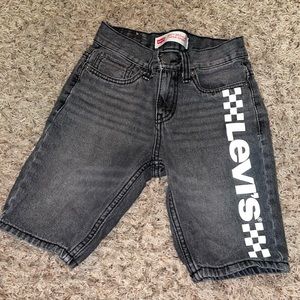 Boys Levi's shorts!